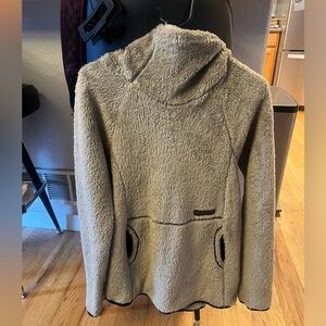 Tan fuzzy women’s Melanzana